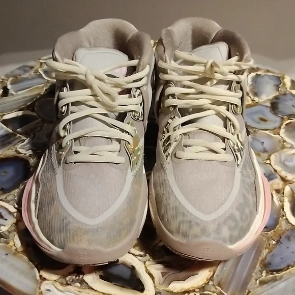 Boy's Kyrie Irving Infinity Sneakers - Picture 2 of 5